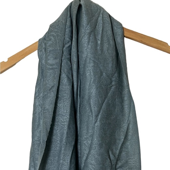 Gray long fringe soft scarf wrap - Picture 3 of 6